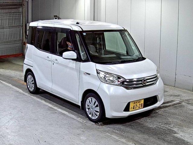 NISSAN DAYZ ROOX