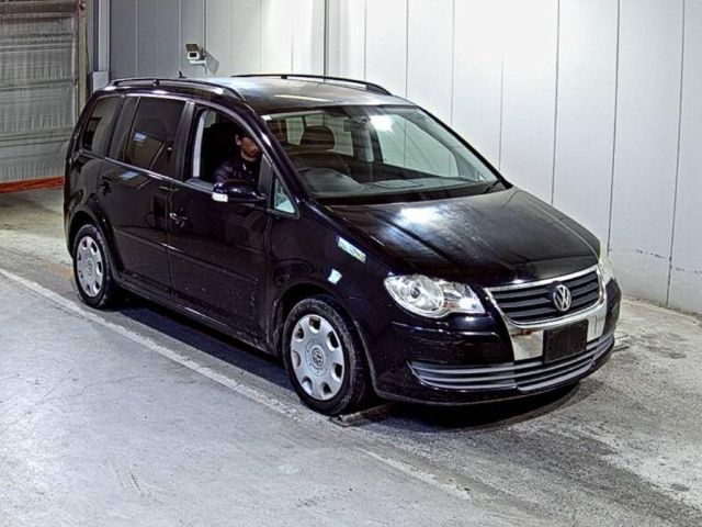 VOLKSWAGEN GOLF TOURAN