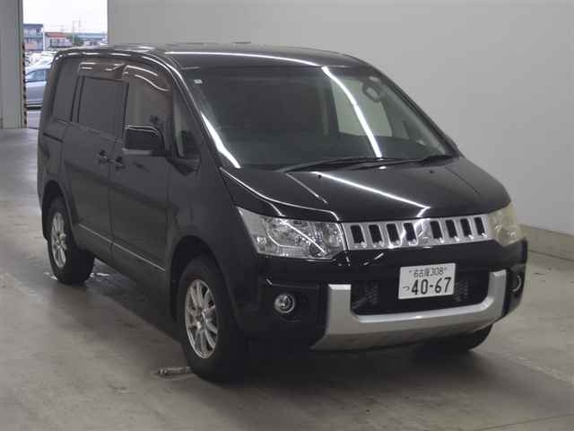 MITSUBISHI DELICA — фото
