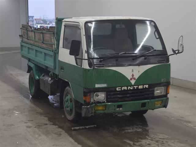 MITSUBISHI CANTER — фото