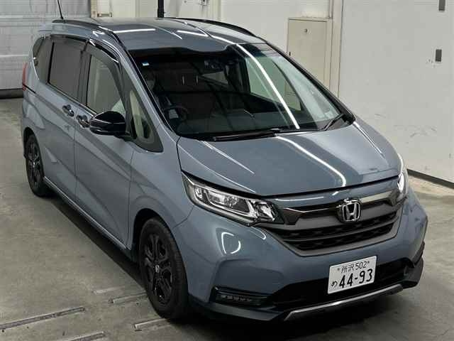 HONDA FREED — фото