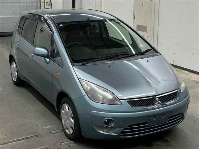 MITSUBISHI COLT — фото