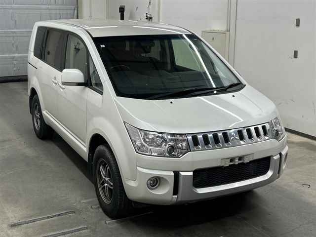 MITSUBISHI DELICA D5
