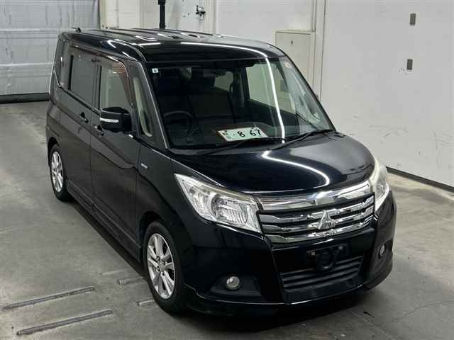 MITSUBISHI DELICA D2