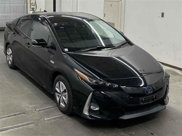 TOYOTA PRIUS PHV