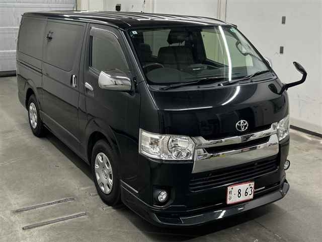 TOYOTA HIACE VAN