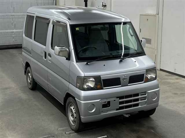 NISSAN CLIPPER VAN