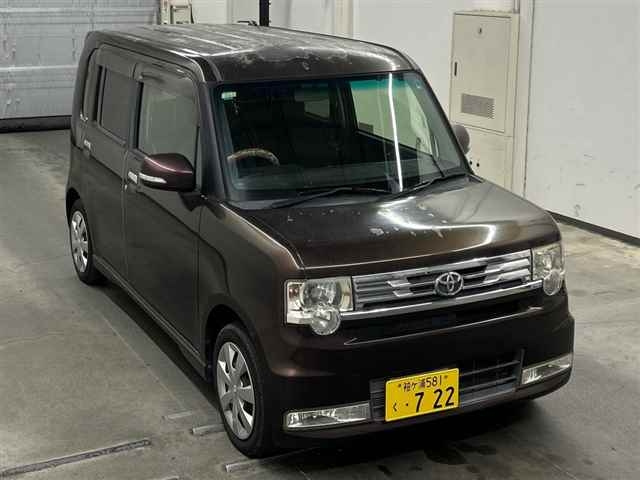 TOYOTA PIXIS SPACE