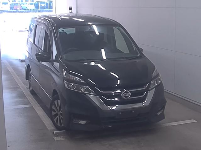 NISSAN SERENA — фото