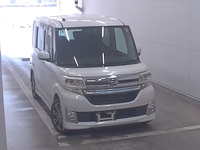 DAIHATSU TANTO — фото