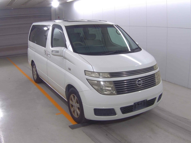 NISSAN ELGRAND — фото