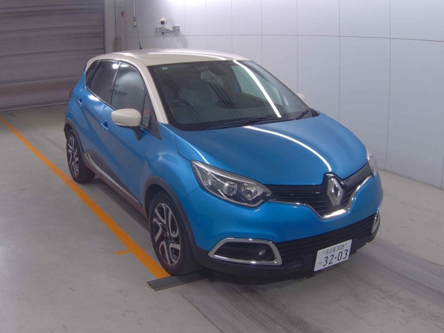 RENAULT CAPTUR — фото