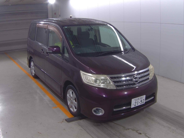 NISSAN SERENA — фото