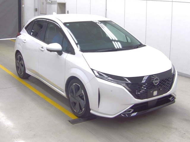 NISSAN AURA