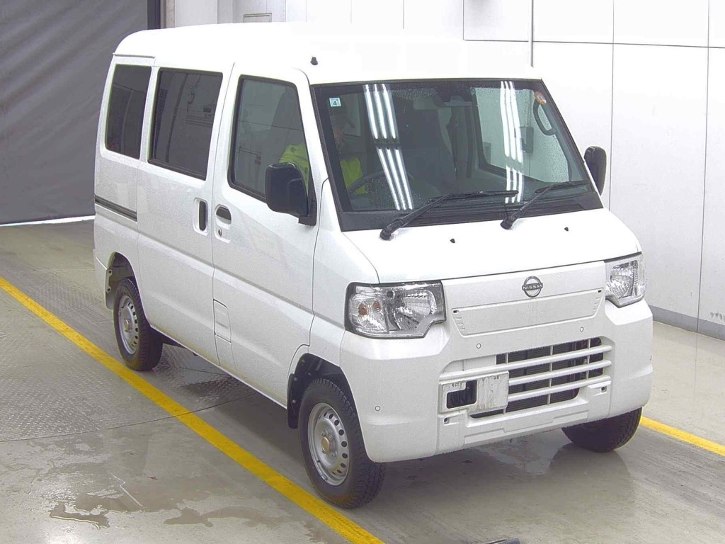 NISSAN CLIPPER EV
