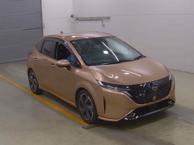 NISSAN AURA