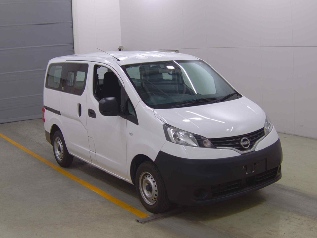 NISSAN NV200 — фото