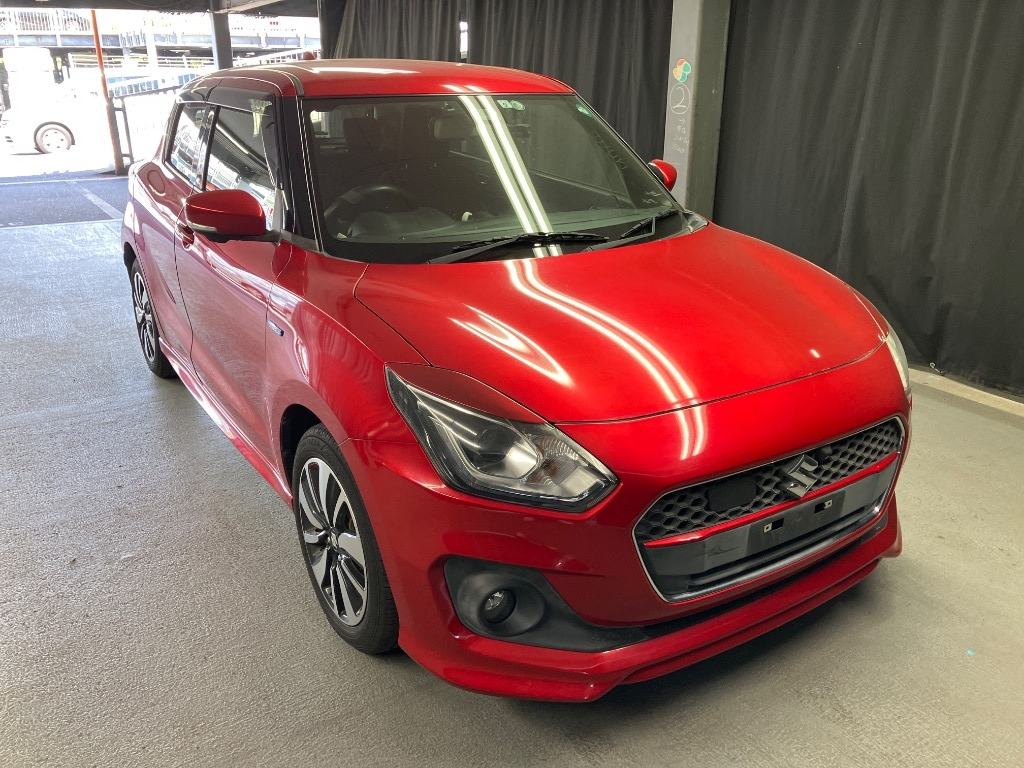 SUZUKI SWIFT — фото