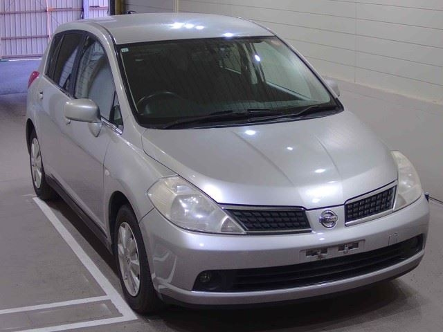NISSAN TIIDA — фото