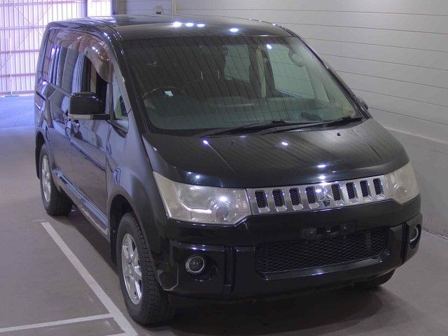 MITSUBISHI DELICA D5
