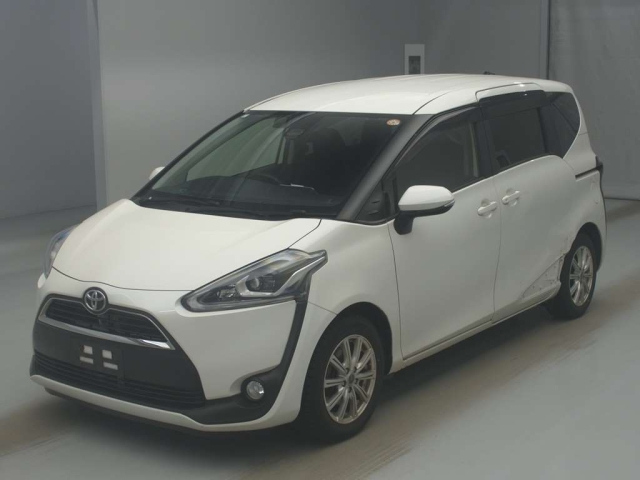 TOYOTA SIENTA — фото