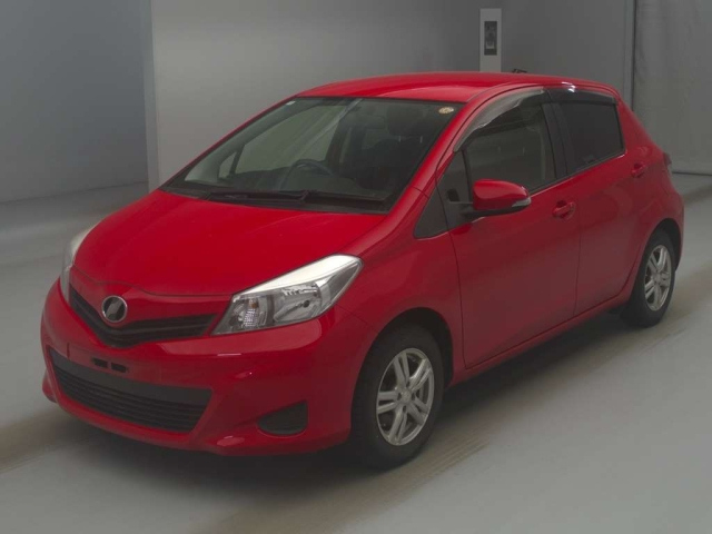 TOYOTA VITZ — фото