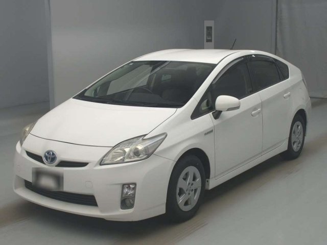 TOYOTA PRIUS — фото