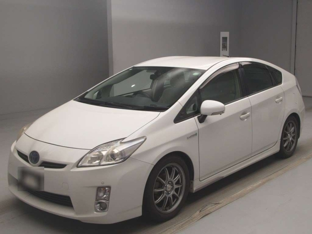 TOYOTA PRIUS — фото