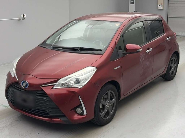 TOYOTA VITZ — фото
