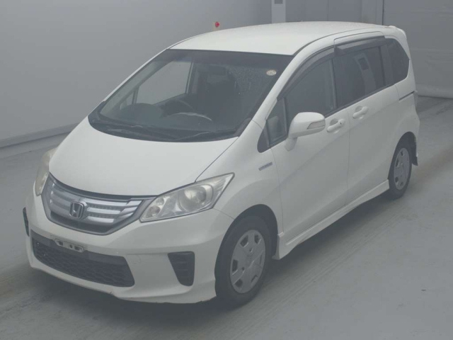 HONDA FREED — фото