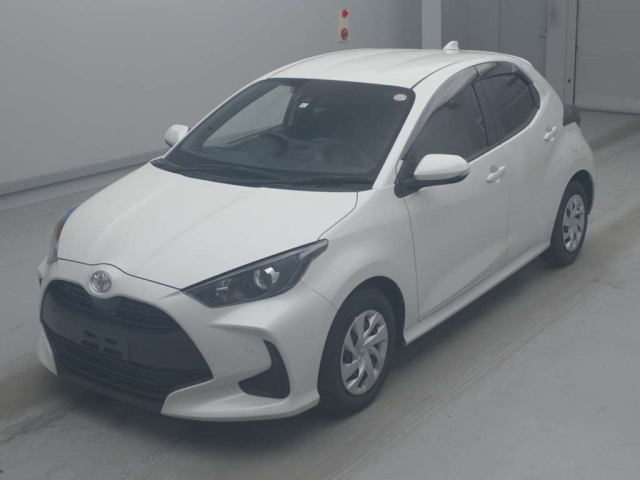 TOYOTA YARIS — фото