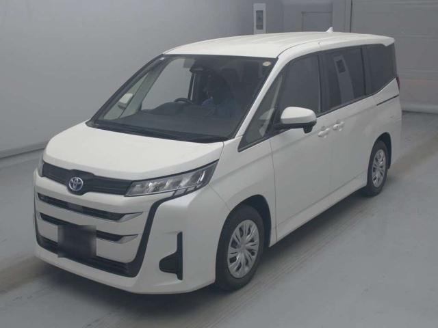 TOYOTA NOAH — фото