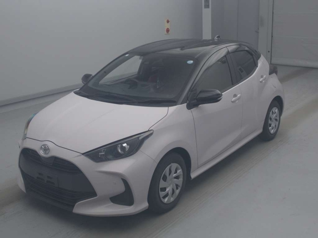 TOYOTA YARIS — фото