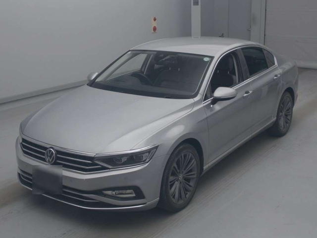 VOLKSWAGEN PASSAT — фото