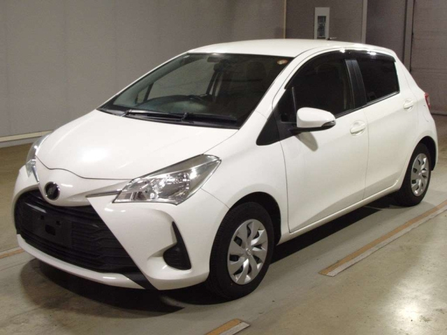 TOYOTA VITZ — фото