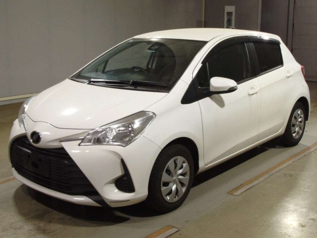 TOYOTA VITZ — фото