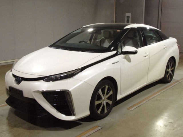 TOYOTA MIRAI — фото