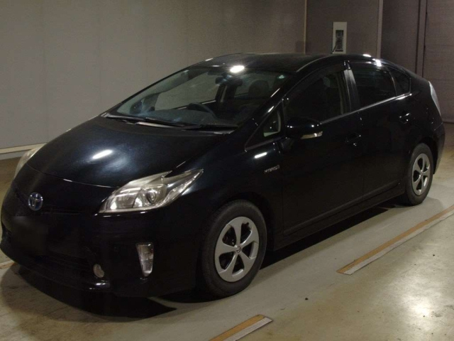 TOYOTA PRIUS — фото