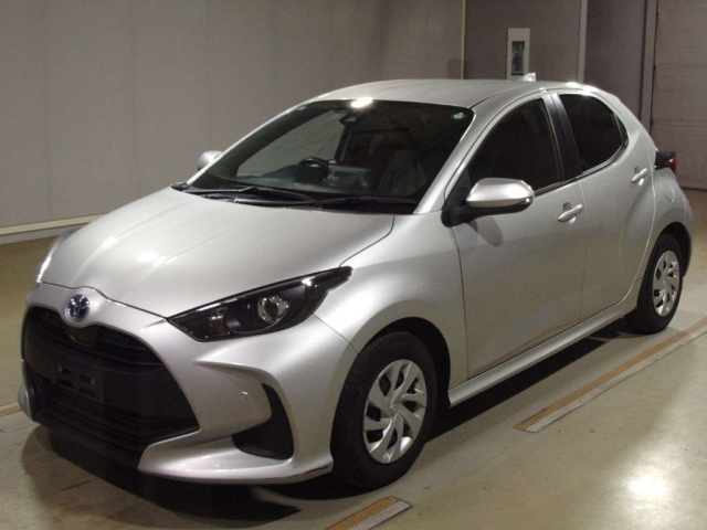 TOYOTA YARIS — фото