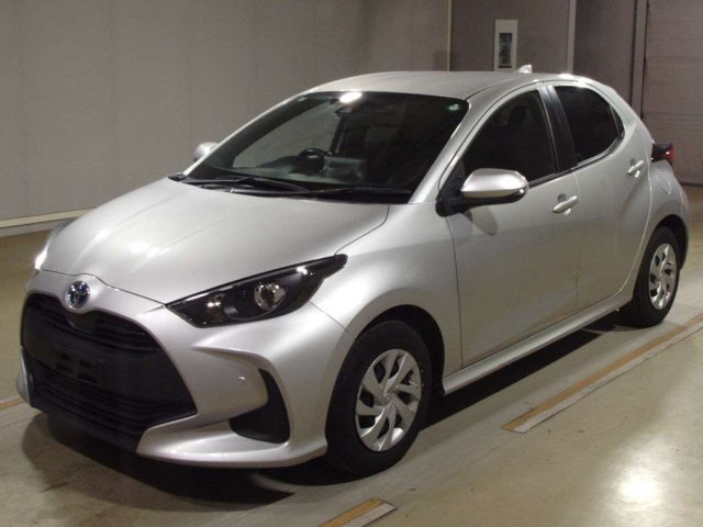 TOYOTA YARIS — фото