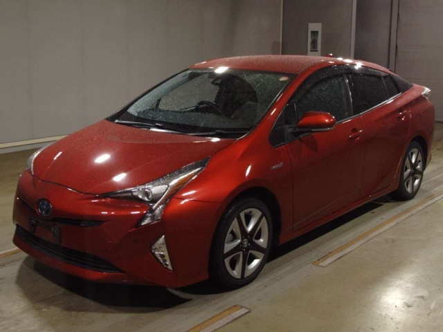 TOYOTA PRIUS — фото