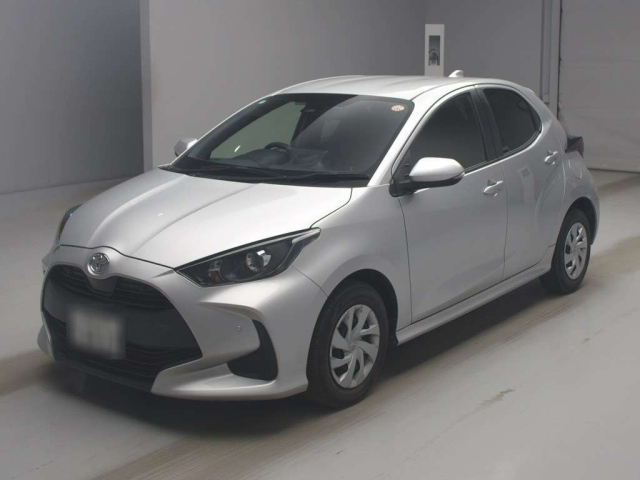 TOYOTA YARIS — фото