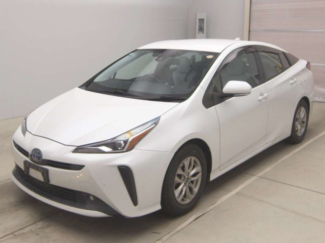 TOYOTA PRIUS — фото