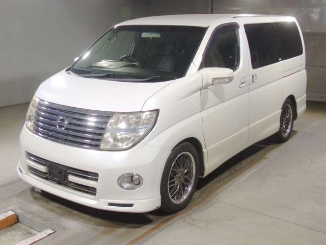 NISSAN ELGRAND — фото