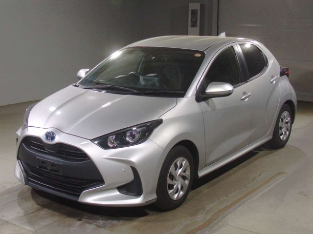 TOYOTA YARIS — фото