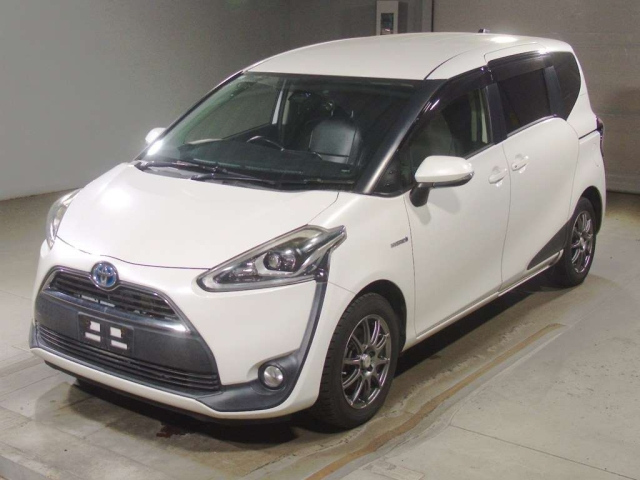 TOYOTA SIENTA — фото