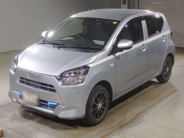 TOYOTA PIXIS — фото
