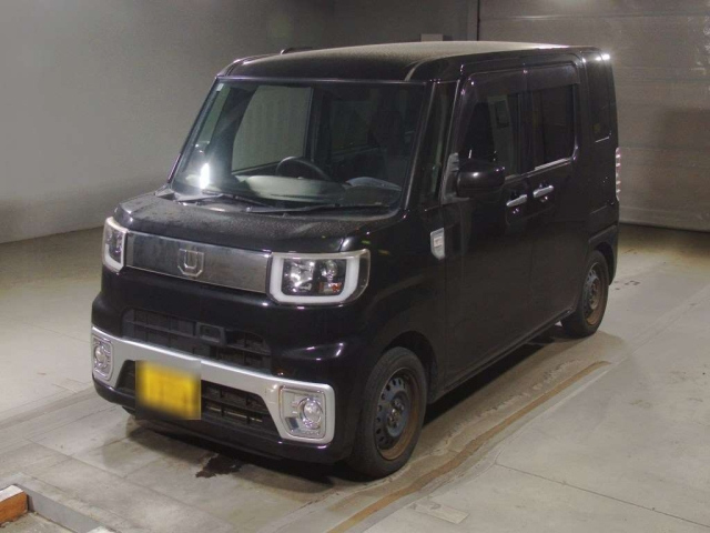 DAIHATSU WAKE — фото