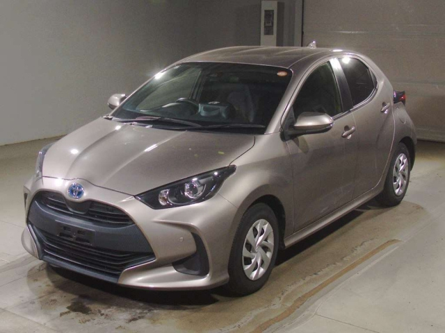 TOYOTA YARIS — фото