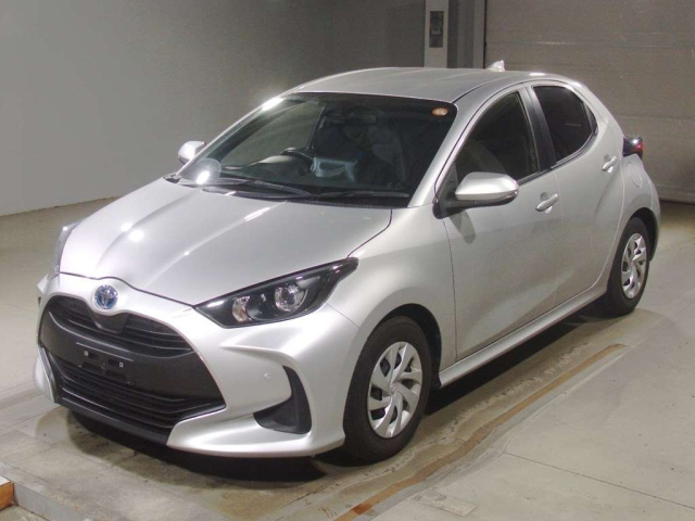 TOYOTA YARIS — фото
